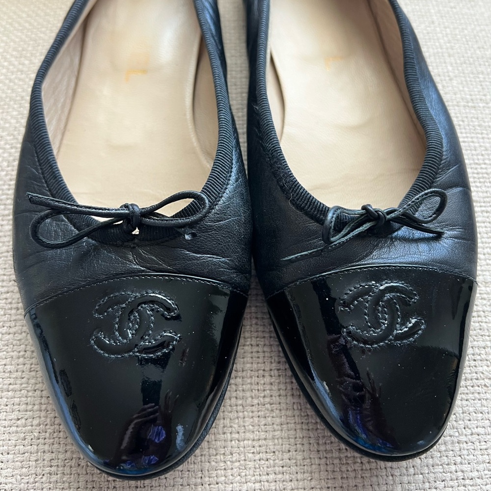 AUTHENTIC CHANEL BLACK BALLET FLATS SIZE 39 / 8